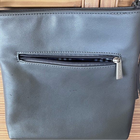 Pixi Mood Dove Grey Vegan Leather&Natural Cork Tassel Crossbody Bag 10”by 9.5” - Picture 8 of 16